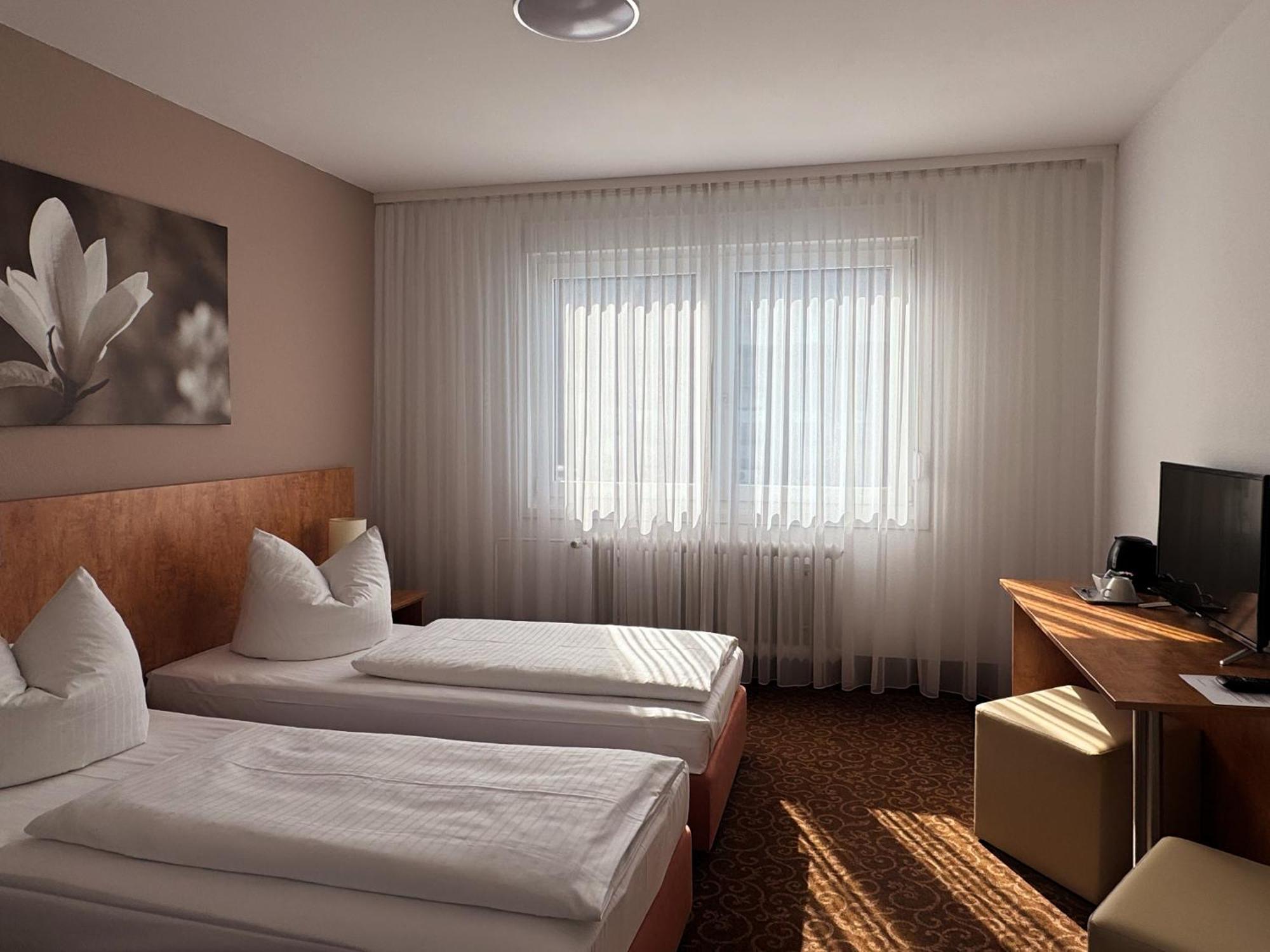 Eisberg Hotel Schwanen Lahr  Bagian luar foto